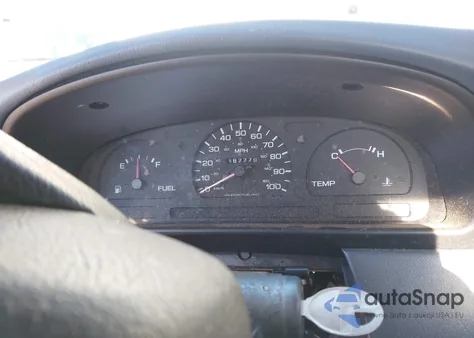 1995 Nissan Truck E/Xe z USA, uszkodzony, nr VIN 1N6SD11SXSC311047